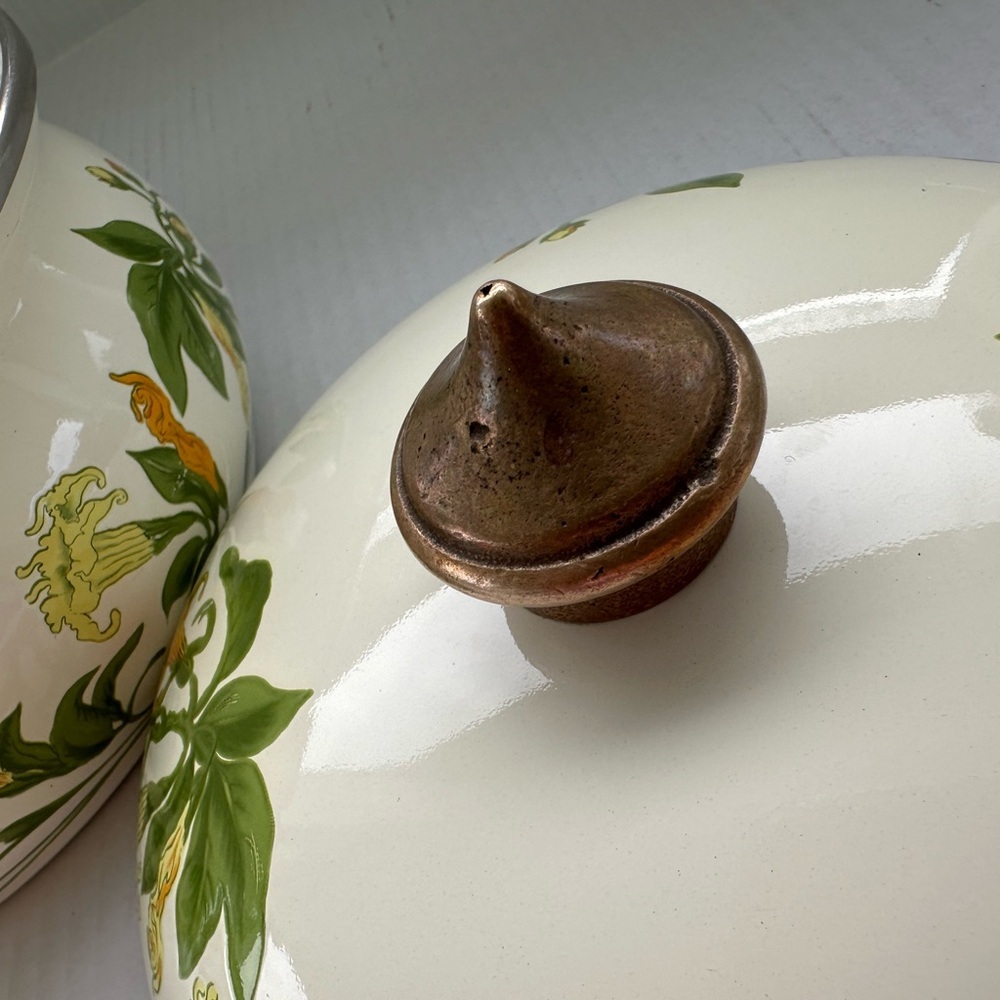 Floral Enamel Saucepan with Brass Handle - Picture 3 of 15